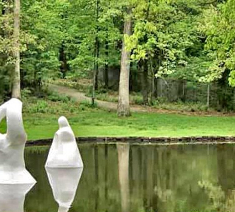 goldman-kuenz-sculpture-park-at-cedarhurst-photo